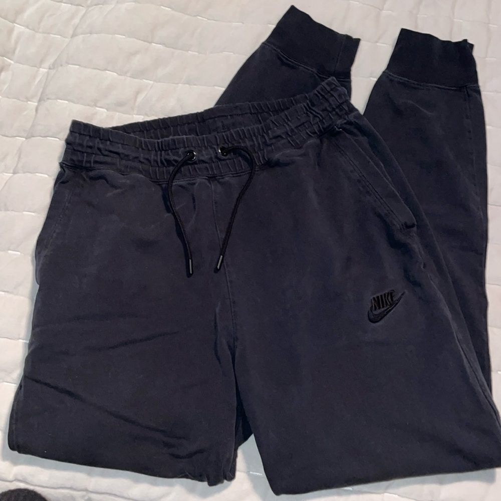 LAST DAY TO BUY NIKE JOGGERS